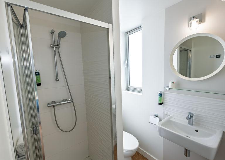 Hôtel restaurant Le Commerce, chambres avec salle de bain privative